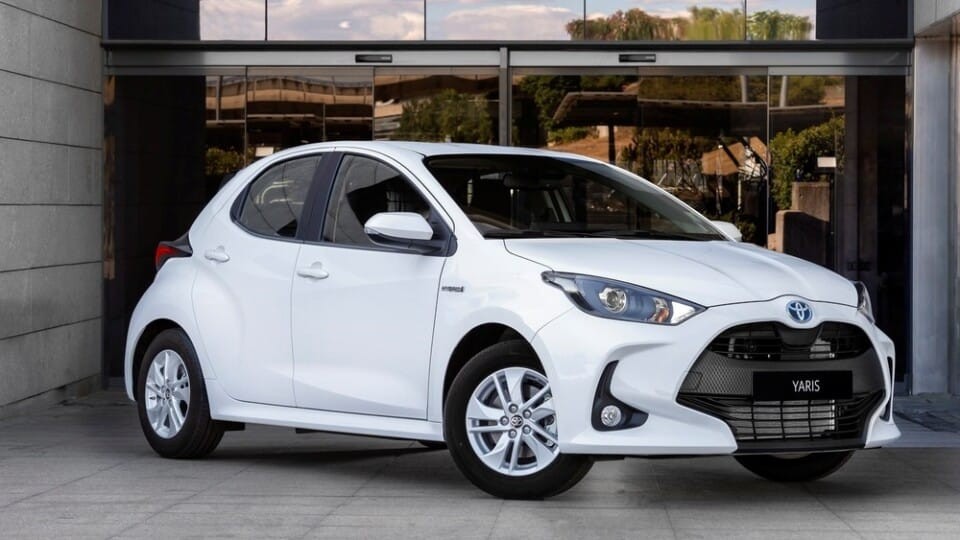 Toyota Yaris 2021 phiên bản thương mại chở hàng