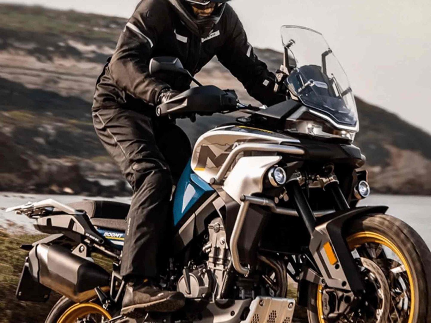 Mục sở thị Adventure CFMoto MT800 2021: Thiết kế Trung Quốc, máy KTM cùng nhiều trang bị đỉnh cao