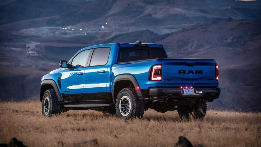 Phía sau của bán tải Ram 1500 TRX 2021 Phía sau của bán tải Ram 1500 TRX 2021