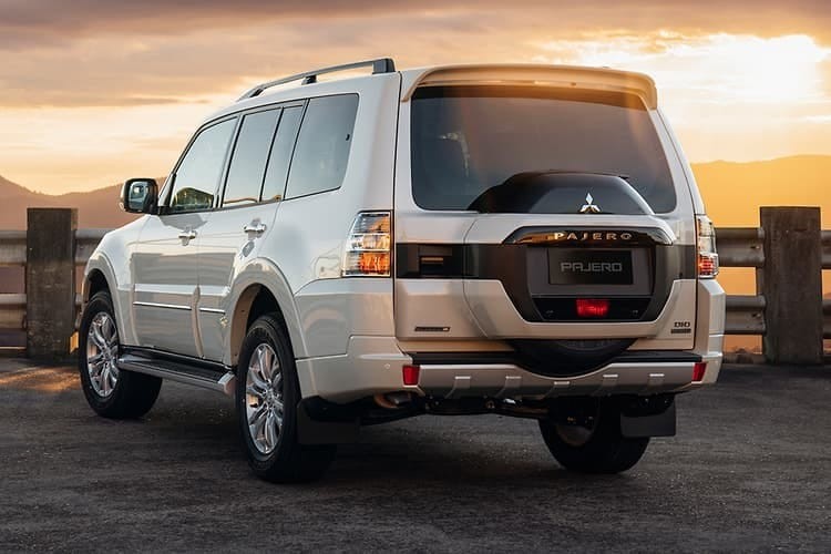 Mitsubishi Pajero Final Edition 2021 dùng động cơ giống bản thường Mitsubishi Pajero Final Edition 2021 dùng động cơ giống bản thường