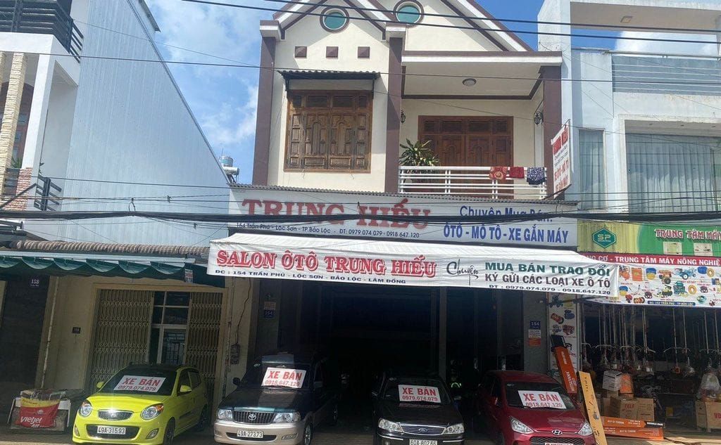 Salon Ô Tô Trung Hiếu