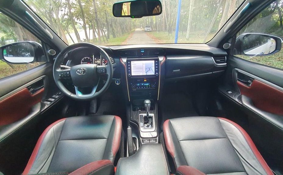 Toyota Fortuner Legender 2.4G 2022