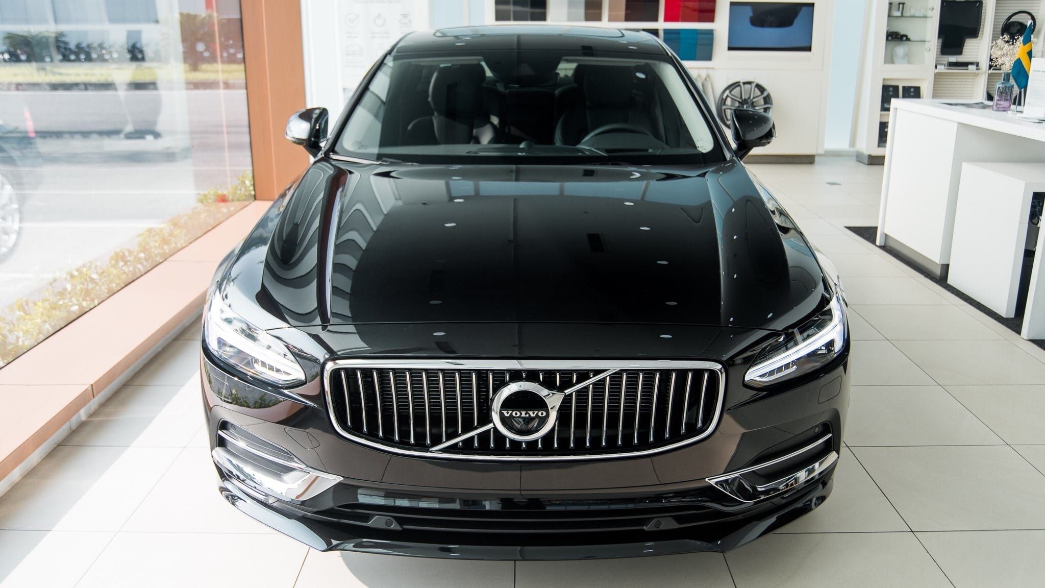 Đánh giá Volvo S90 2020