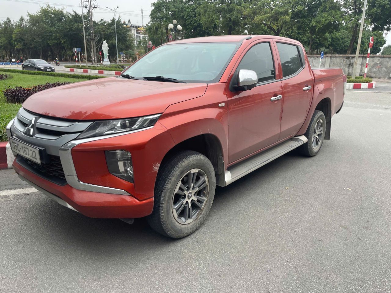 BÁN XE  TRITON AT 4x2 - SX : 2021 - GIÁ 530 TRIỆU .