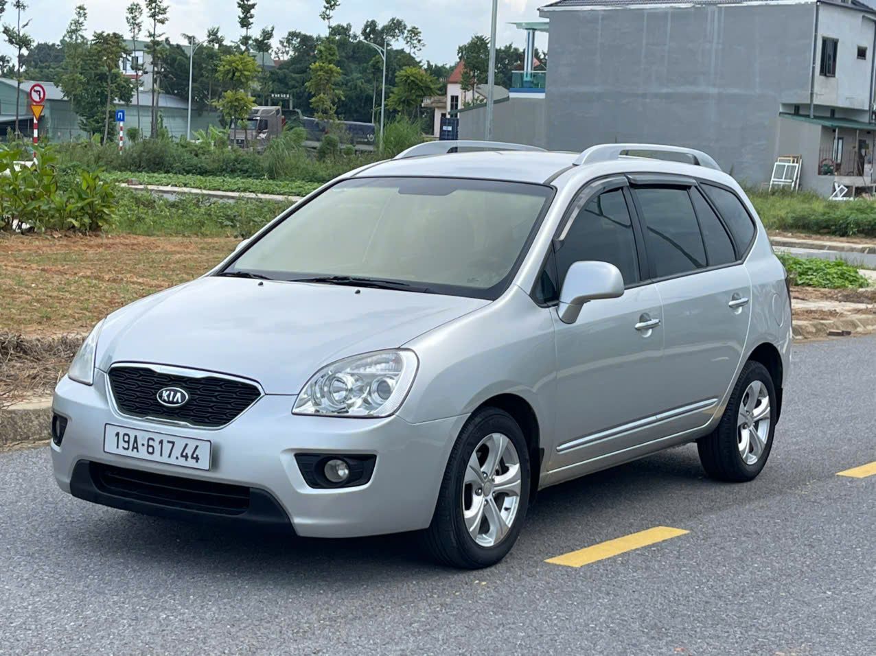 Cần bán Kia Carens SX