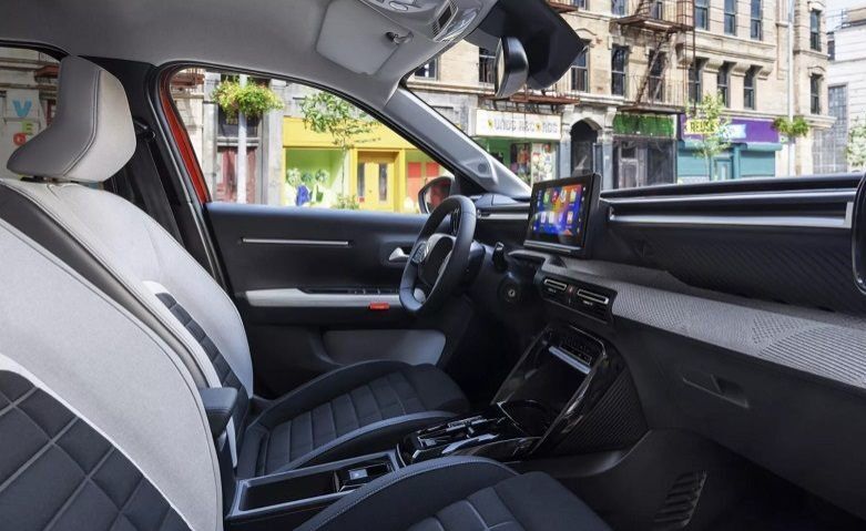 Nội thất Citroen e-C3 2024