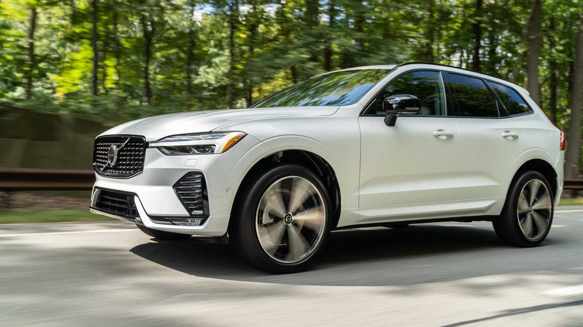 Volvo XC60 2022 Đánh giá: Động cơ hybrid và thông tin giải trí mới