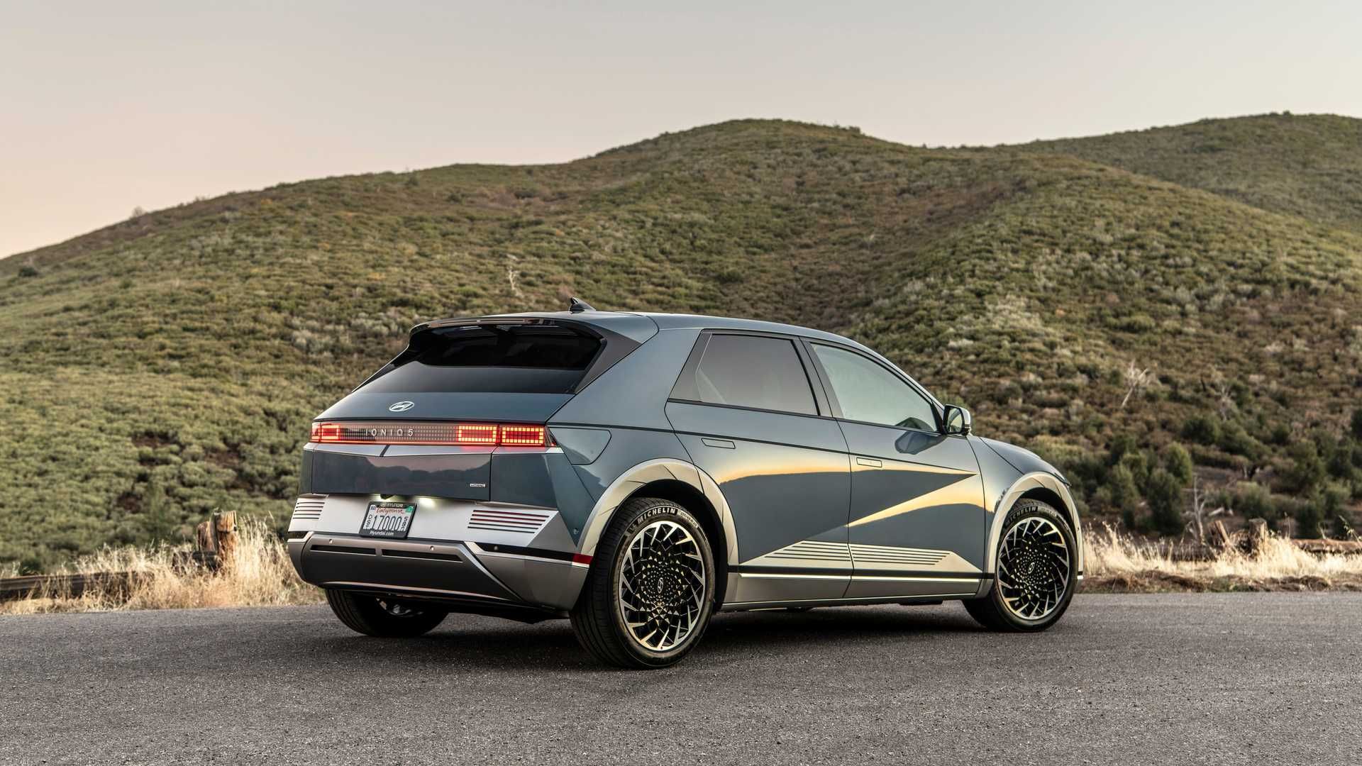 Giá xe Hyundai Ioniq 5 2022