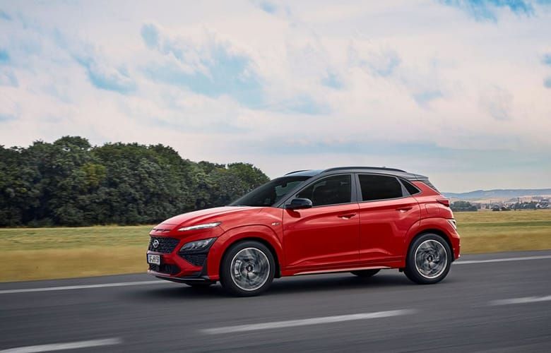 Thân xe sở hữu các đường khí đọc học tương tự như bản tiêu chuẩn