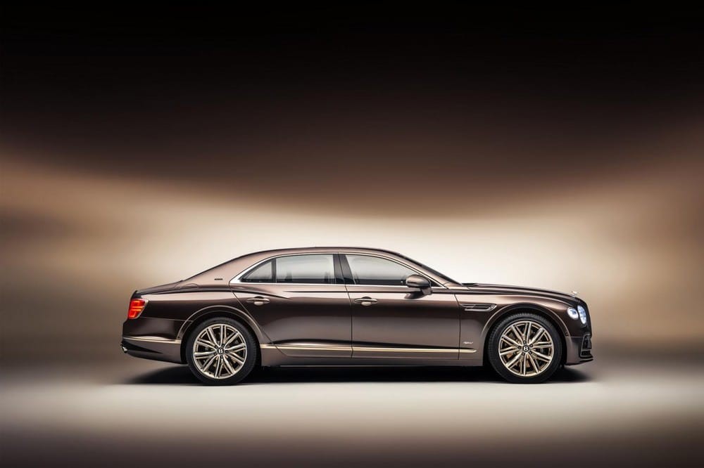 Bentley Flying Spur Hybrid Odyssean Edition 2022 có nhiều chi tiết mạ crôm sang trọng Xe có nhiều chi tiết mạ crôm sang trọng