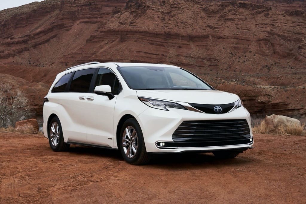 Toyota Sienna - 1