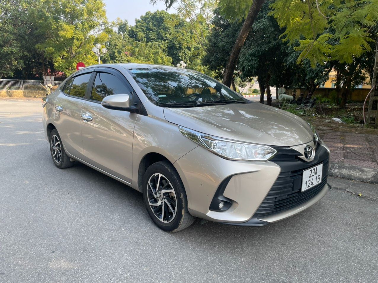Toyota Vios 1.5 E MT - Sx 2022. Siêu đẹp. Lốp theo xe cả dàn. Odo 2.6 vạn km