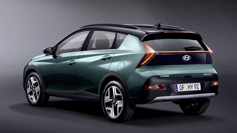 Hyundai Bayon 2021 có những đường dập gân sắc sảo và góc cạnh