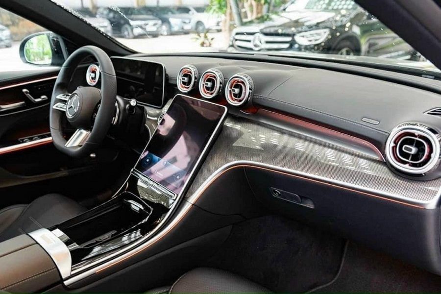 Nội thất Mercedes C300 AMG 2023