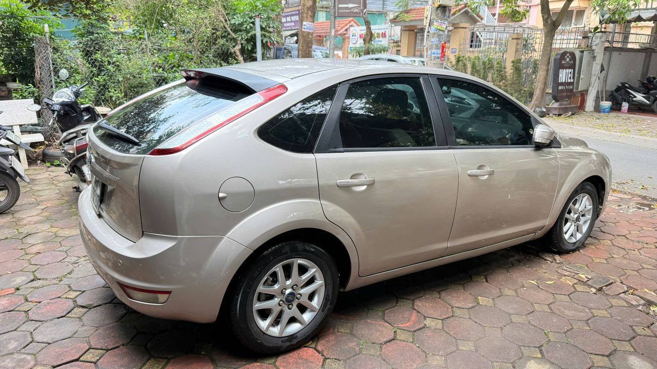 Chính Chủ Bán Ford Focus 2010 - Độ Full Option >300tr