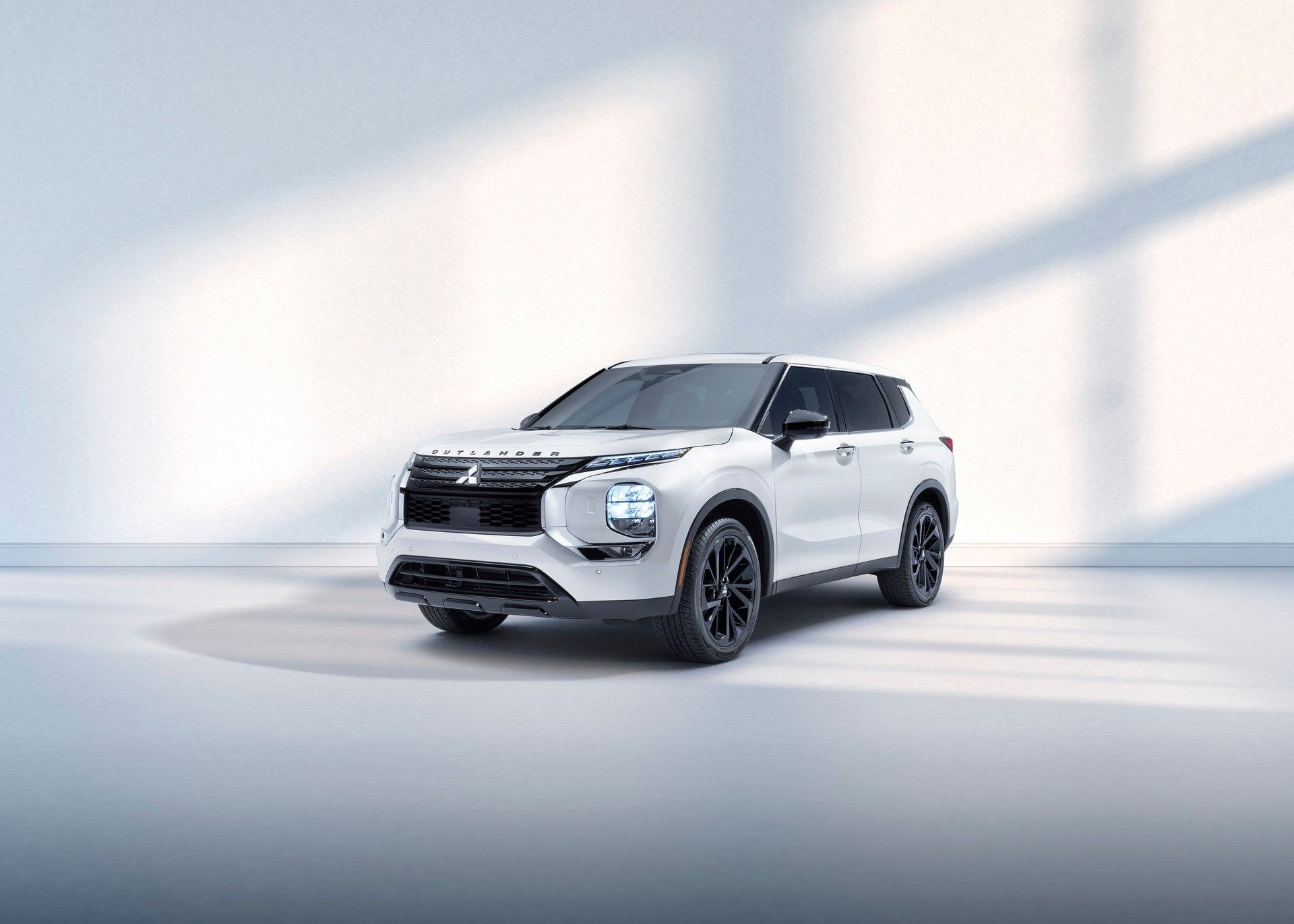 Mitsubishi Outlander 2022 với phiên Bản Đen sang trọng