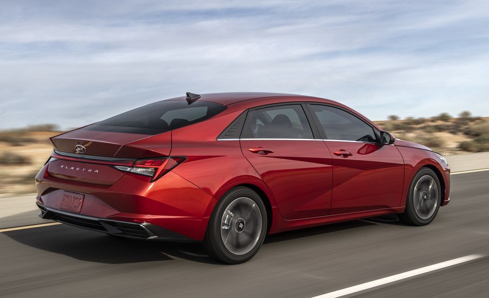 Thông số Hyundai Elantra 2022