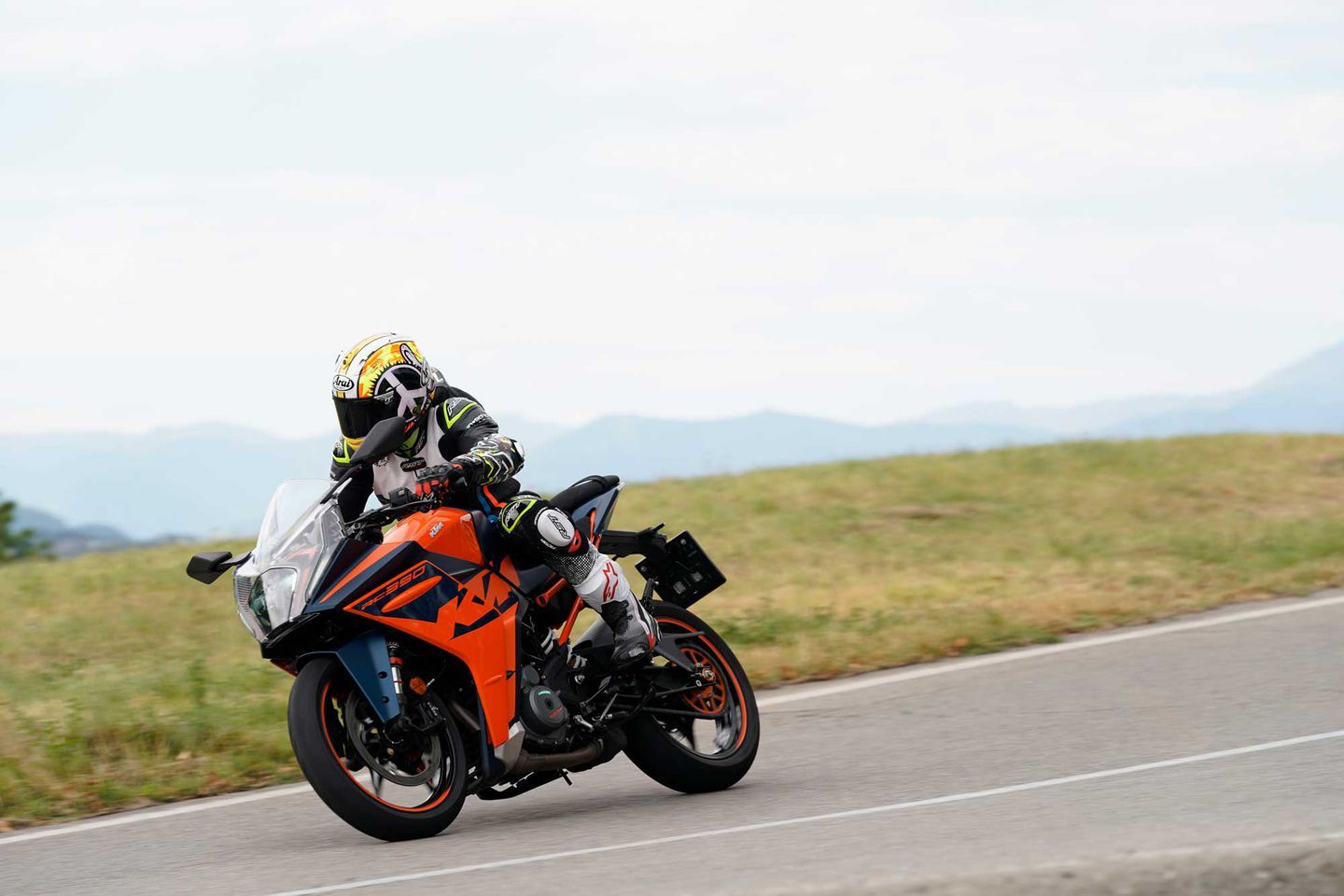 thông số KTM RC 390 2022