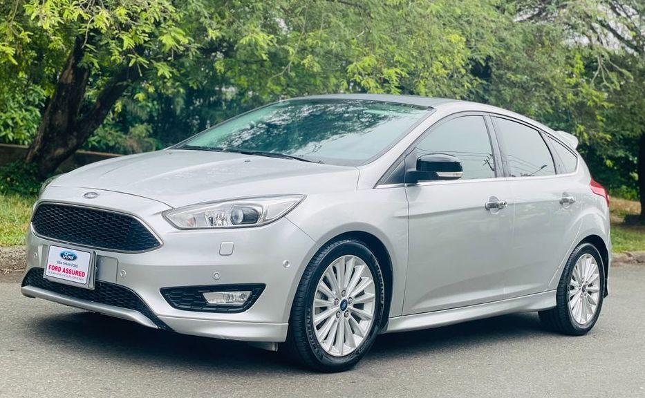 Cần bán chiếc Focus 1.5L bản Sport giá rẻ