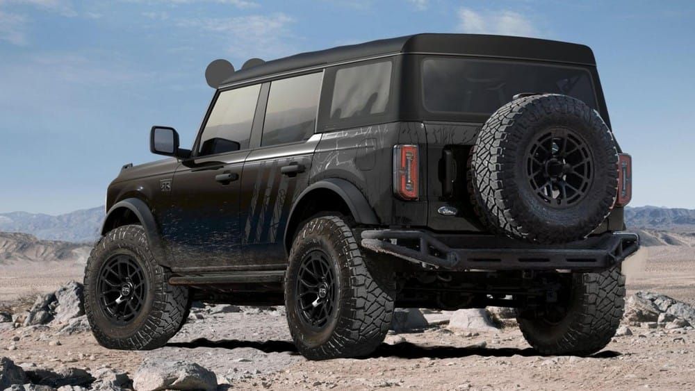 Ford Bronco RTR Ford Bronco RTR còn có nhiều bổ sung trang bị đặc biệt ở ngoại thất