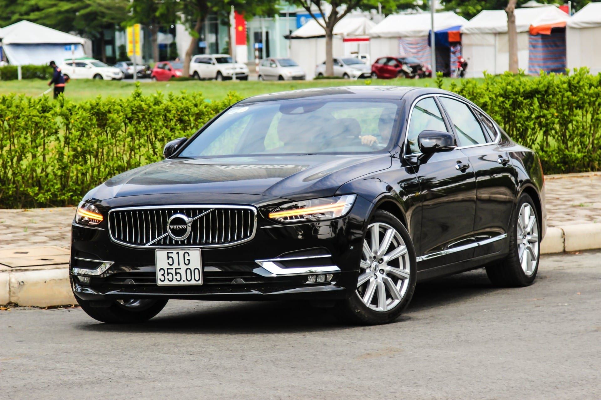 Đánh giá Volvo S90 2020