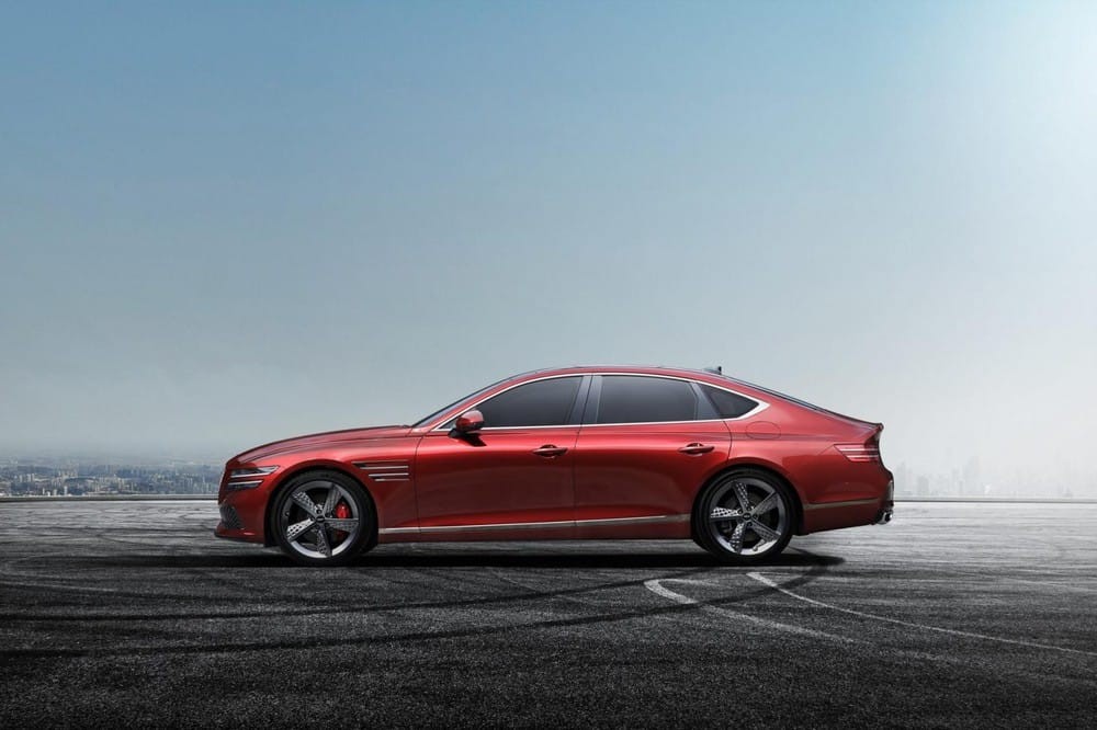Genesis G80 Sport sở hữu nhiều chi tiết crôm bóng màu tối đặc biệt