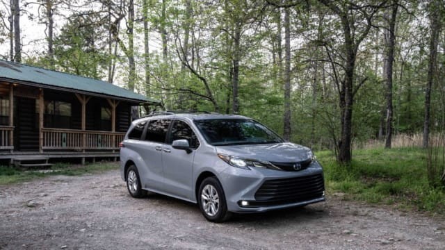 TOYOTA SIENNA 2022 PHIÊN BẢN ĐẶC BIỆT RA MẮT, CHIỀU LÒNG KHÁCH MÊ SUV