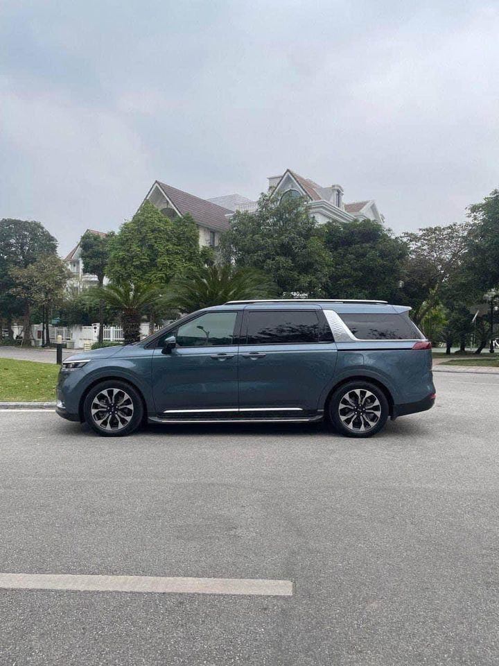 Kia Carnival Signature model 2022