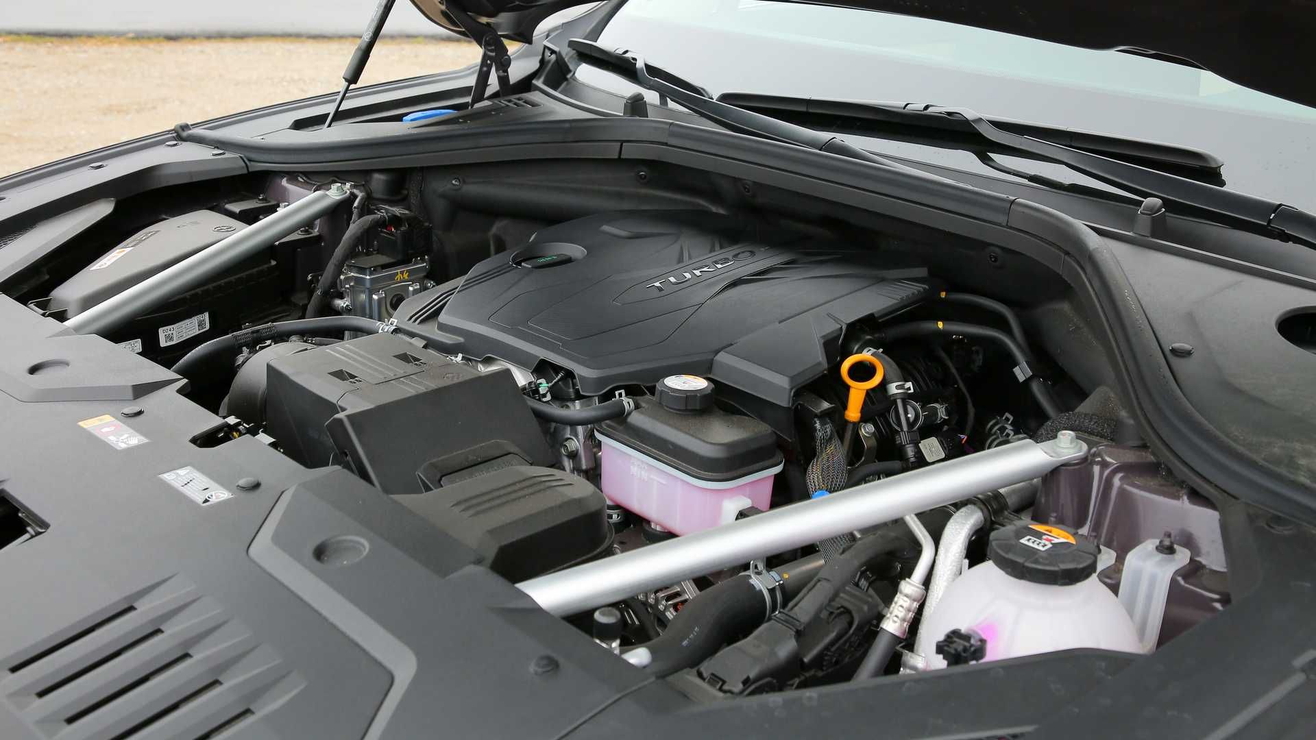 Động cơ Genesis GV70 2022 Vs Lexus NX 350 2022