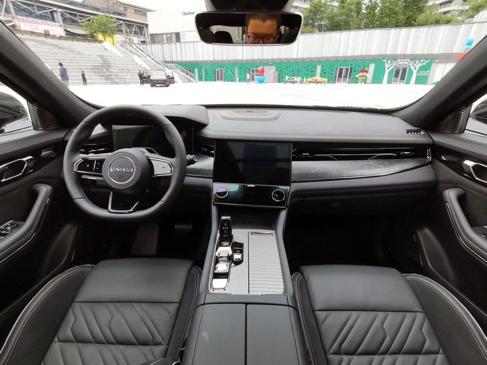 Lynk & Co 09 chưa được công bố giá bán