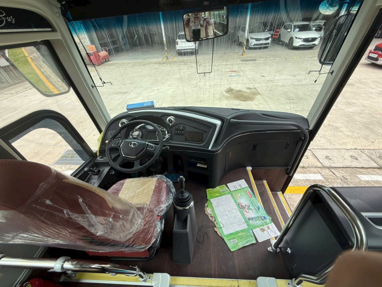 TB81S 29 chỗ, máy Weichai 170ps, bản full option