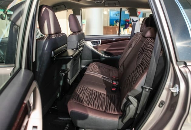 Toyota Innova-6