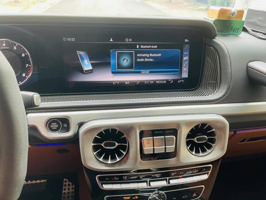 Mercedes-AMG G63 màu xanh quân đội mang bản độ Brabus của đại gia Việt 41 Các chi tiết carbon bên trong khoang lái xe-3