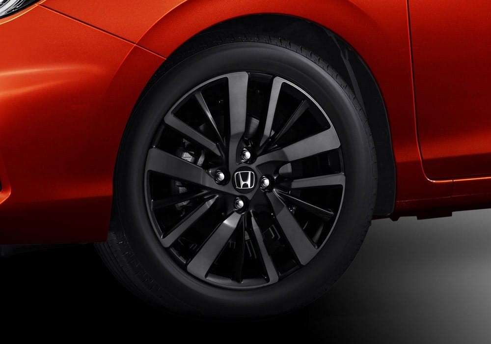 Vành la-zăng của Honda City Hatchback 2021 ... và vành la-zăng của Honda City Hatchback 2021
