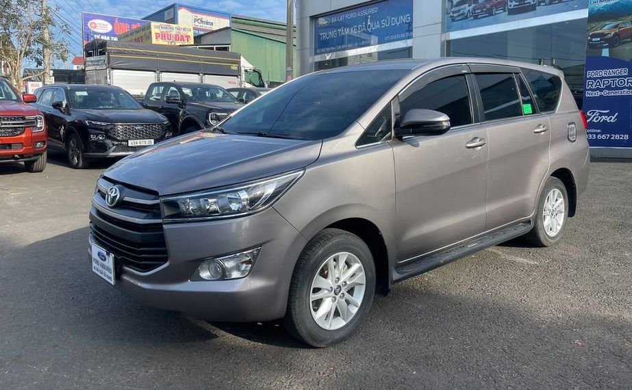 2020 Toyota innova mt 2.0e