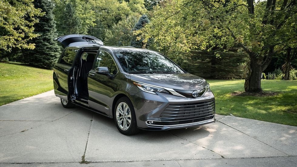 TOYOTA SIENNA LIMITED 2021