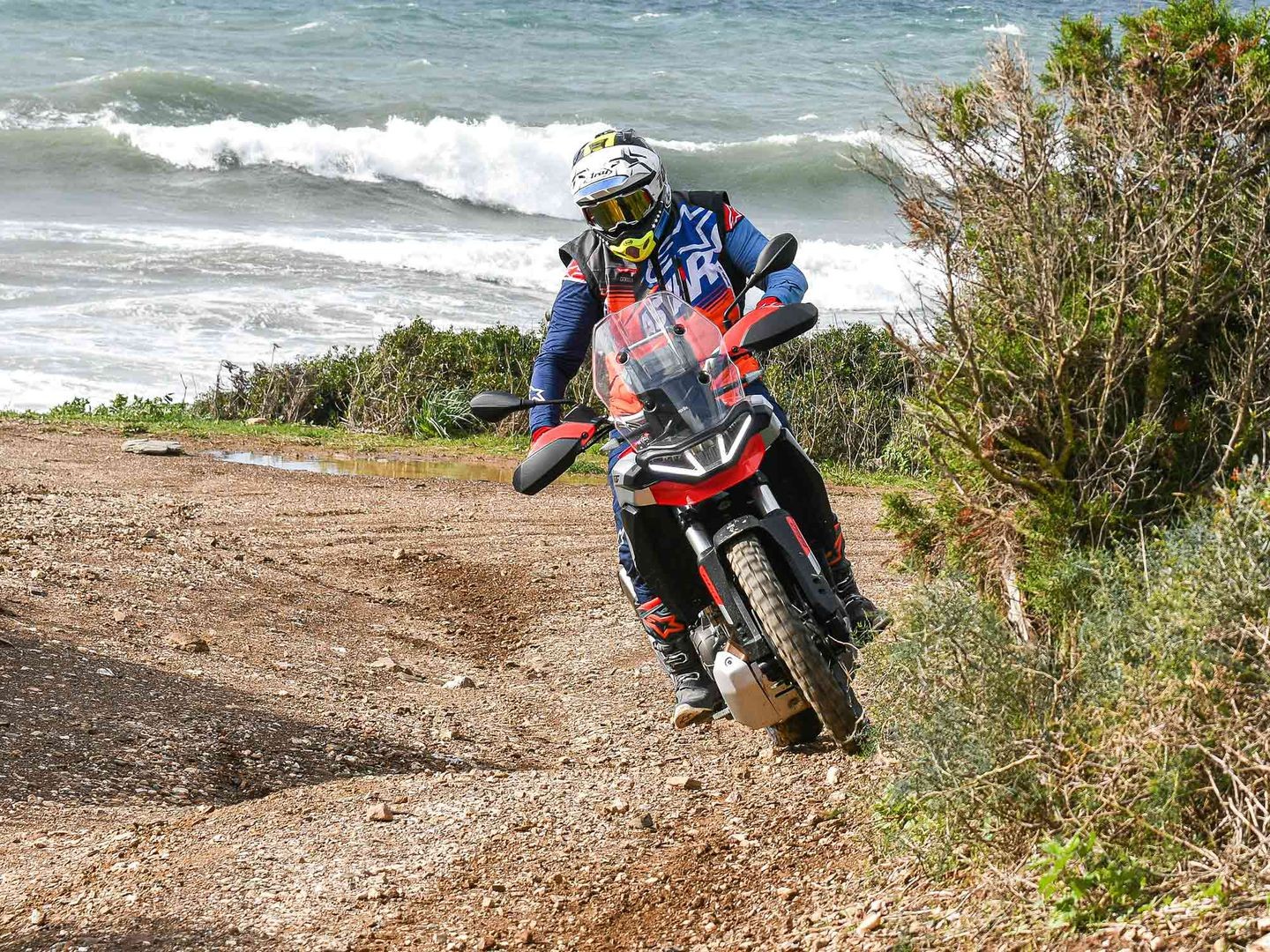 Đánh giá Aprilia Tuareg 660 2022