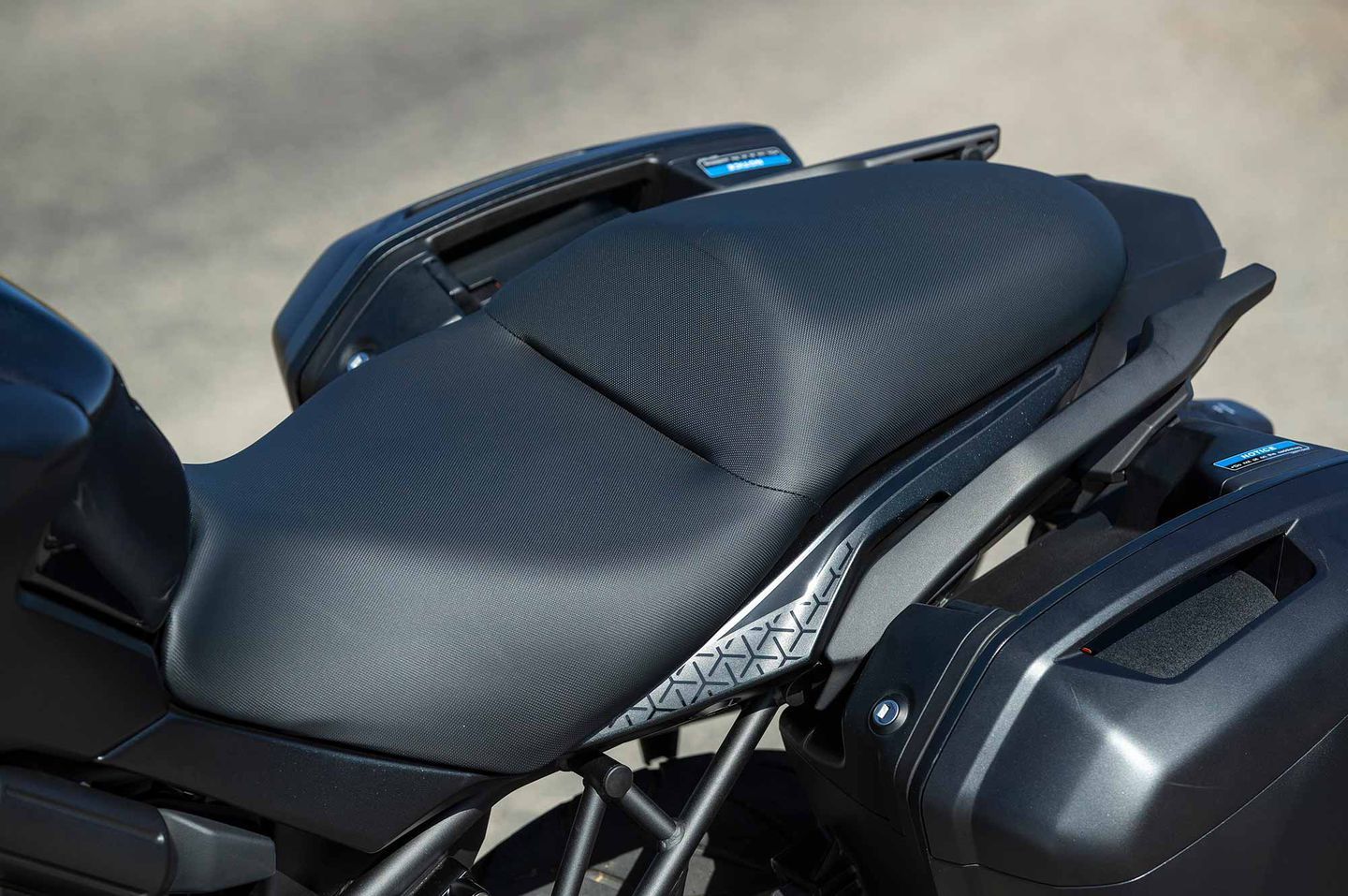 yên xe Kawasaki Versys 650 LT 2022