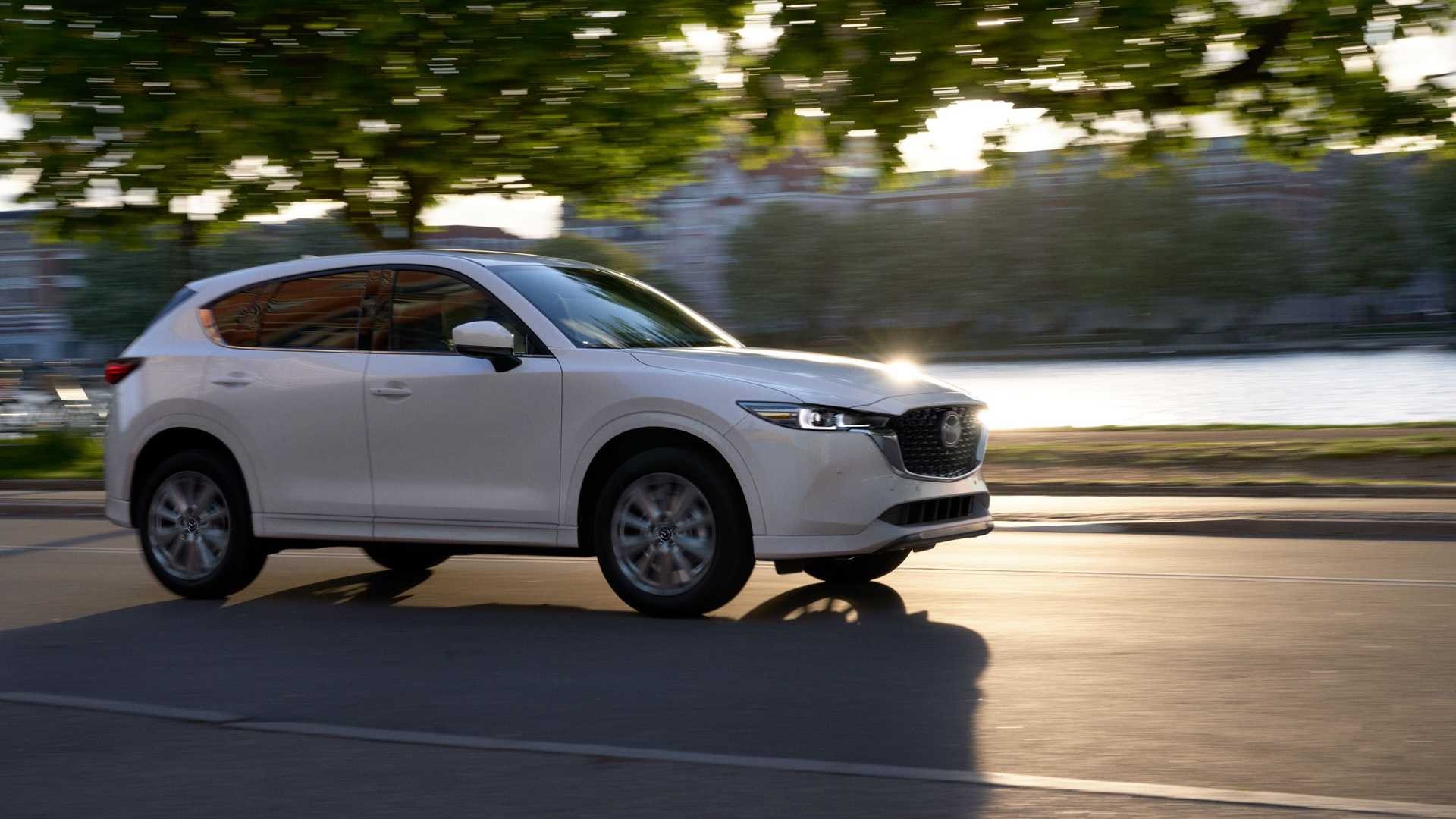 Mazda đang chạy