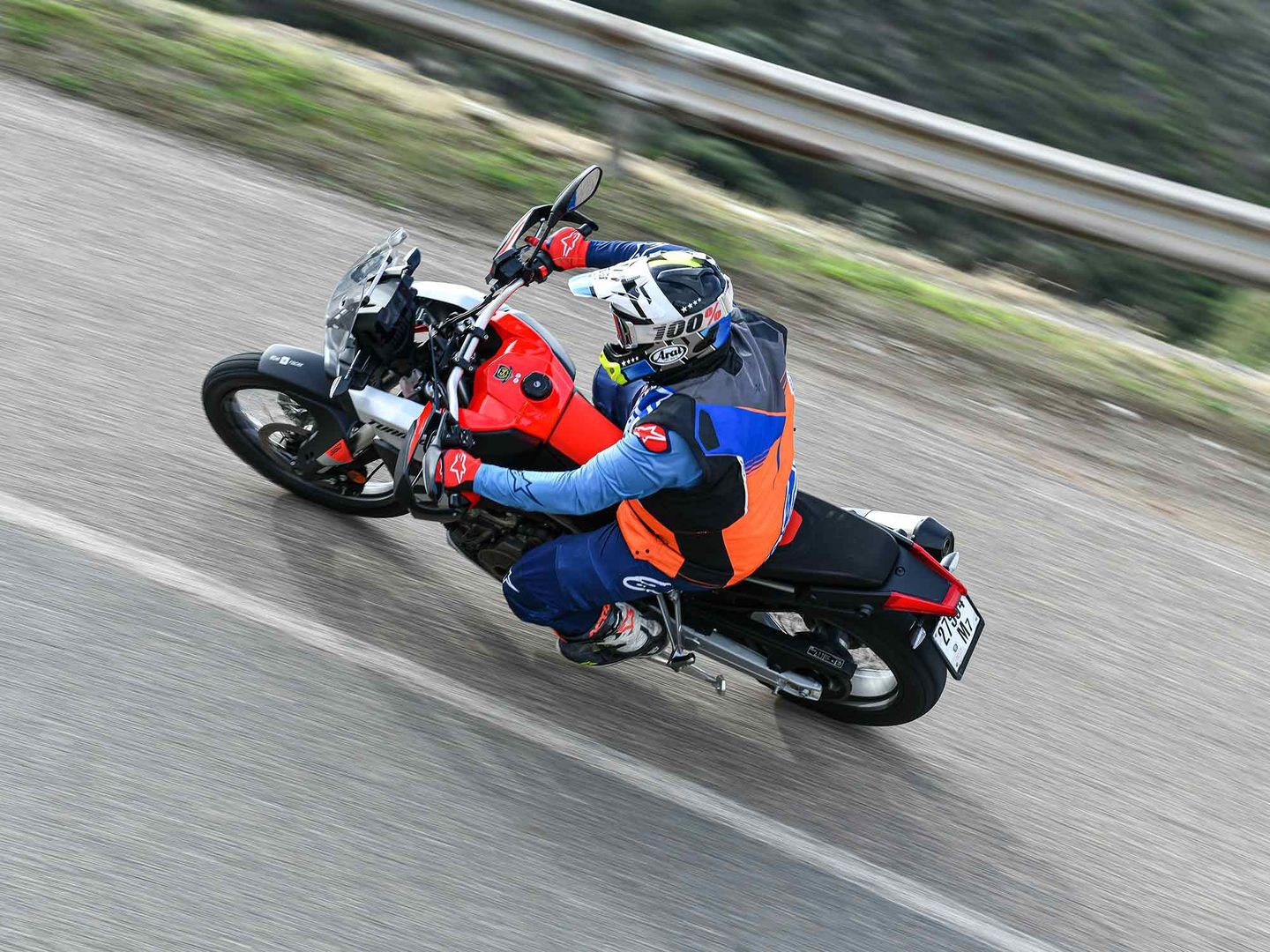 Đánh giá Aprilia Tuareg 660 2022