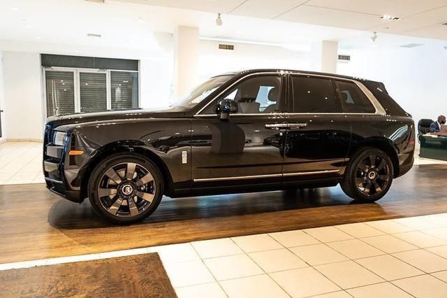 Rolls-Royce Cullinan Ngoại thất ROLLS – ROYCE CULLINAN 2021-2