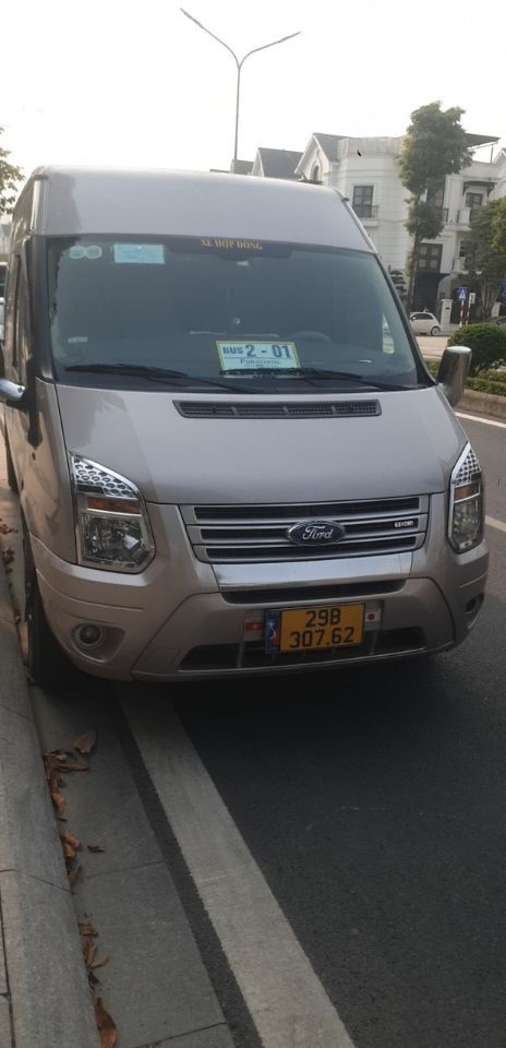 Tư nhân bán 02 xe Ford Transit bản trung