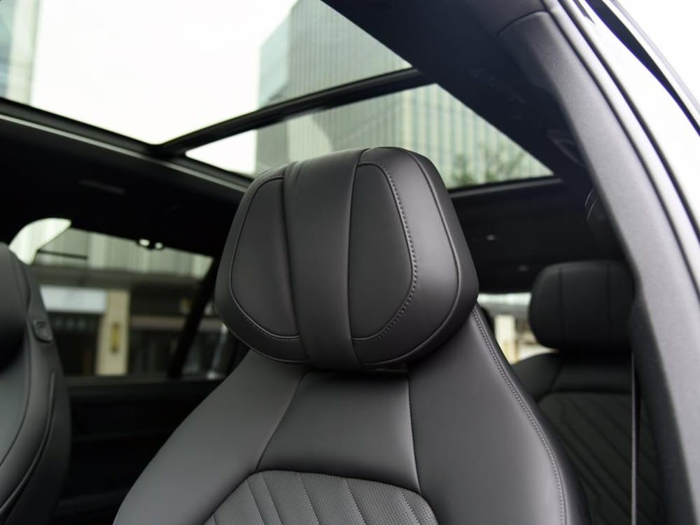 Cửa sổ trời của Lynk & Co 09 