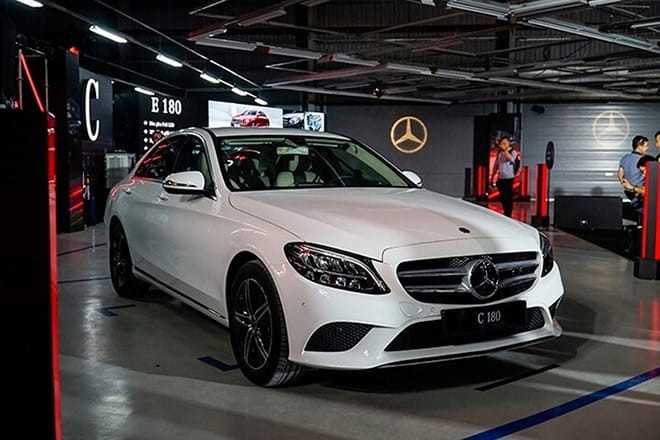 Mercedes-Benz C 180 AMG-2