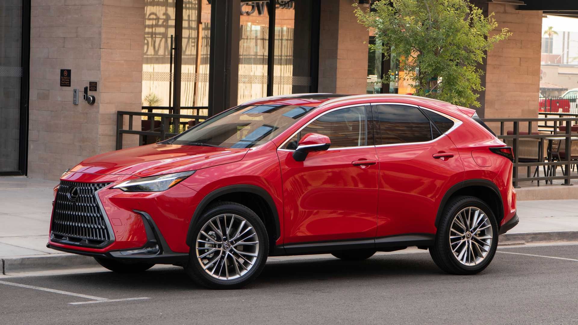 Lexus NX 2022 màu đỏ