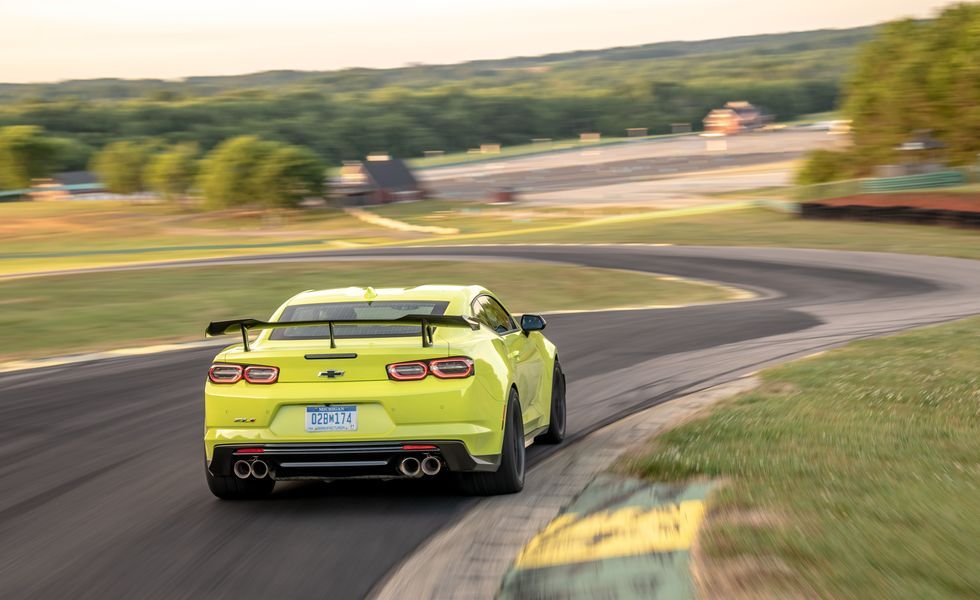 Thông số Chevrolet Camaro ZL1 2022