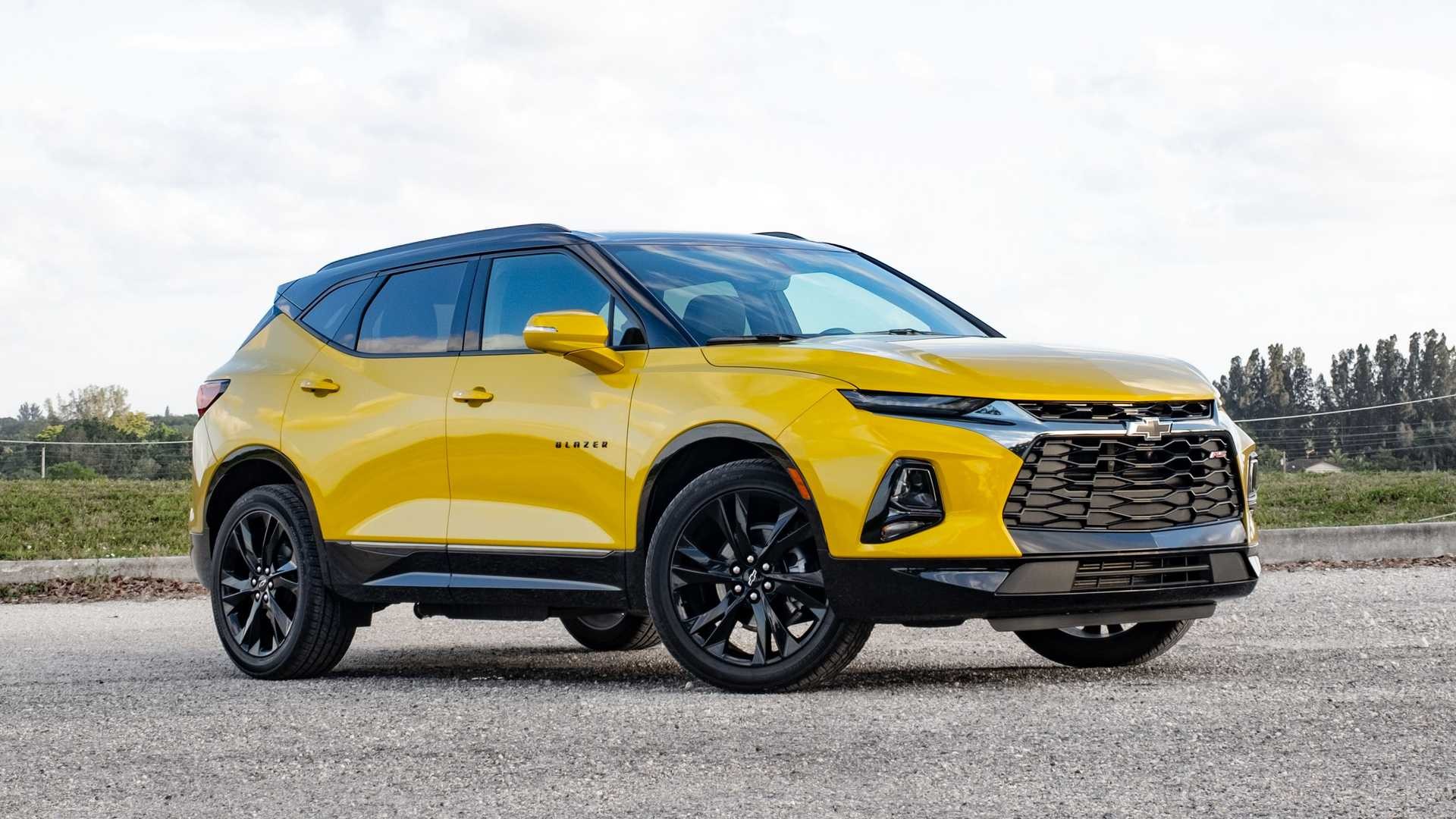 Chevrolet Blazer RS 2022 với màu sơn Nitro Yellow quyến rũ