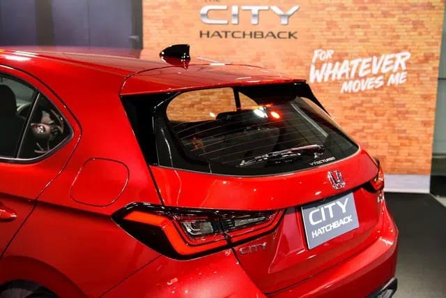 Ảnh thực tế Honda City Hatchback vừa ra mắt: Đẹp mỹ mãn, nhiều điểm mạnh để giành khách với Toyota Yaris nếu về Việt Nam - Ảnh 3. Honda City Hatchback 2021-3