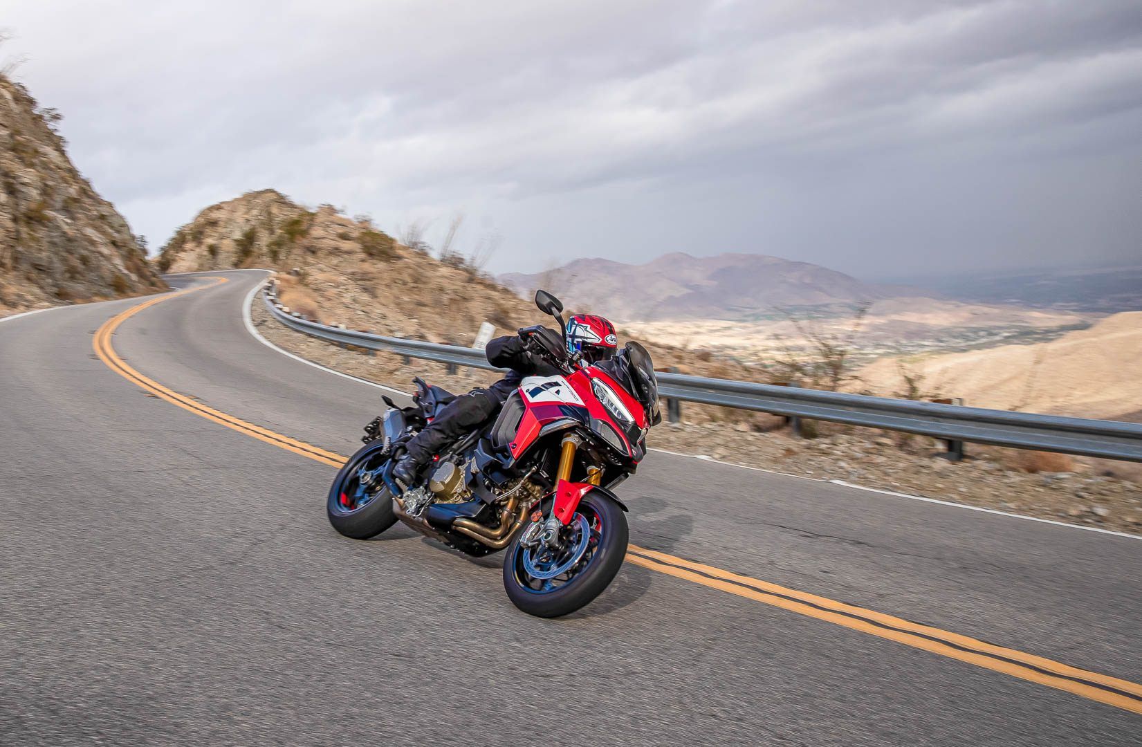 Giá xe Ducati Multistrada V4 Pikes Peak 2022