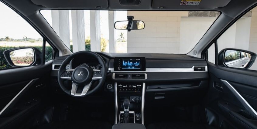 buồng lái Mitsubishi Xpander 2023